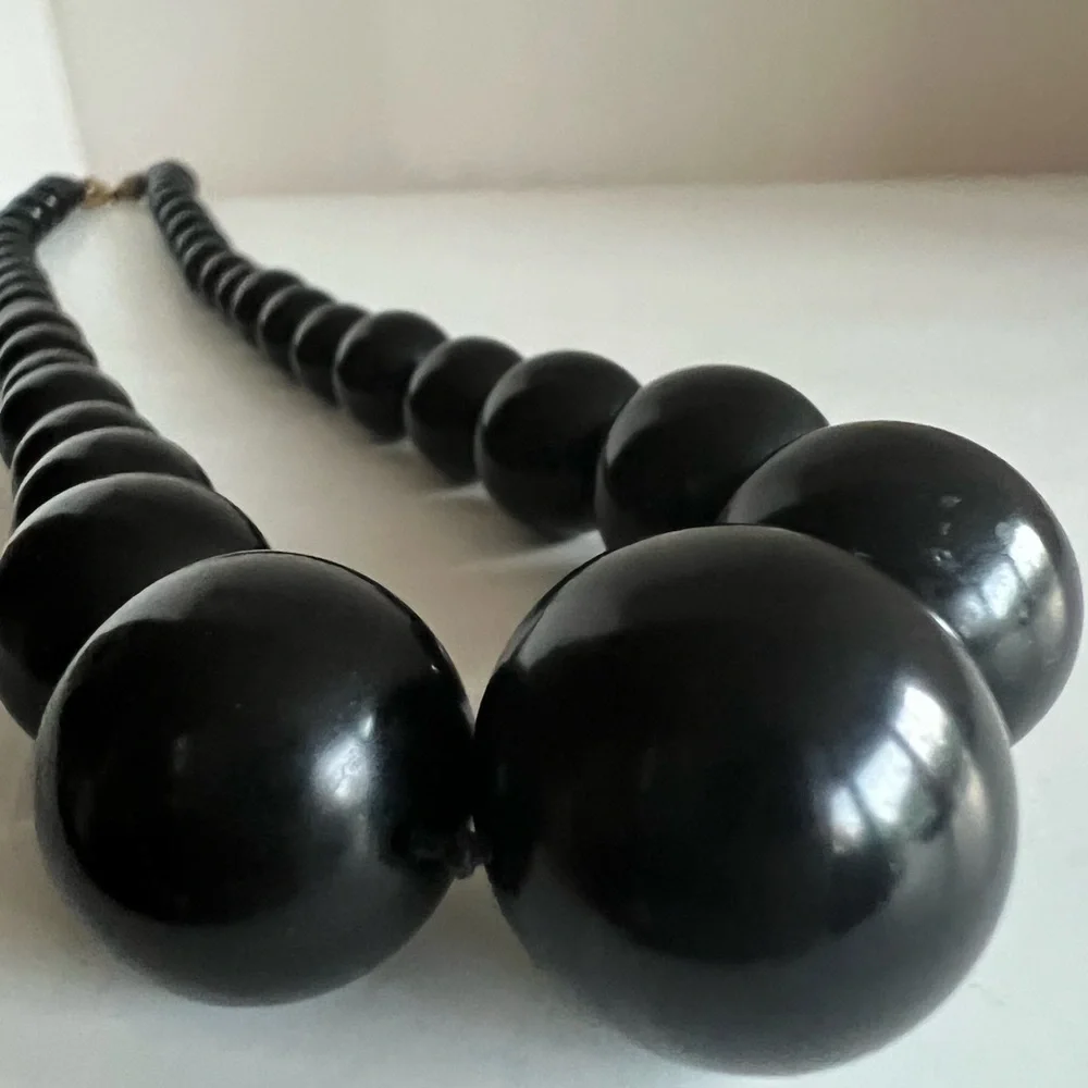 Stunning black African Ebony graduated beaded/pearl necklace - Picture 10 of 12